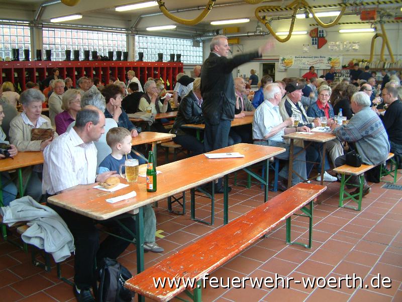 2010.04.30 Maibaumaufstellung (14).JPG